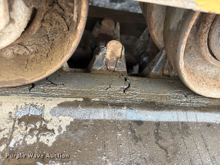 image for item YA1459 2019 Gehl RT215 tracked skid steer loader