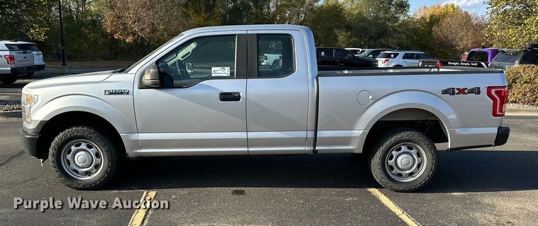 image for item DF8638 2016 Ford F150 SuperCab pickup truck