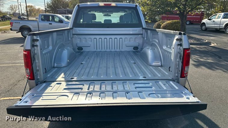 image for item DF8638 2016 Ford F150 SuperCab pickup truck