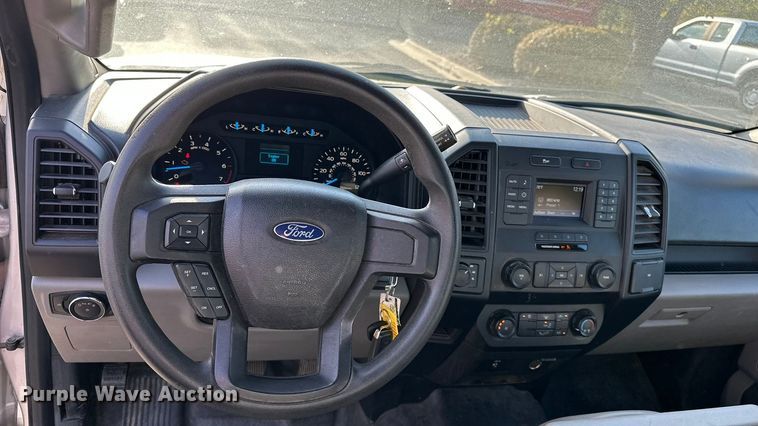 image for item DF8638 2016 Ford F150 SuperCab pickup truck