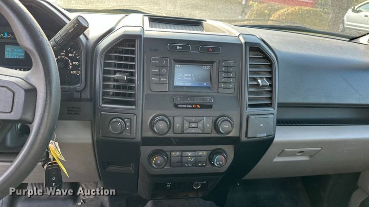 image for item DF8638 2016 Ford F150 SuperCab pickup truck