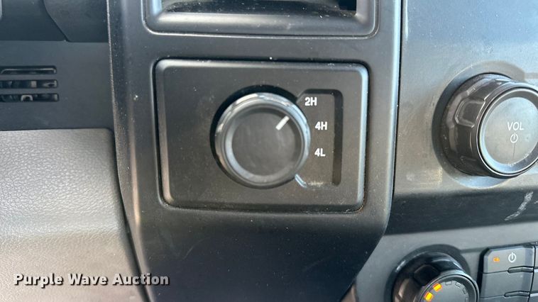 image for item DF8638 2016 Ford F150 SuperCab pickup truck