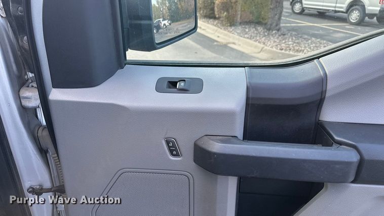 image for item DF8638 2016 Ford F150 SuperCab pickup truck