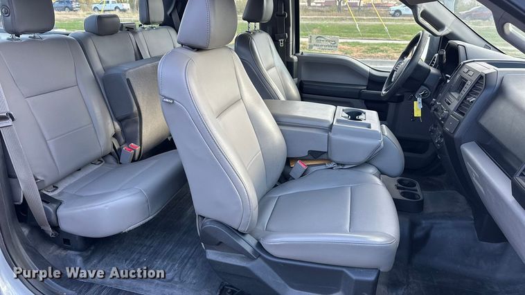 image for item DF8638 2016 Ford F150 SuperCab pickup truck