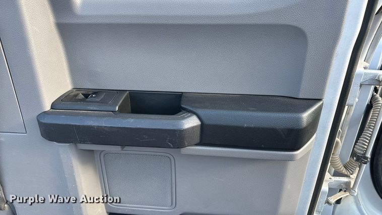 image for item DF8638 2016 Ford F150 SuperCab pickup truck