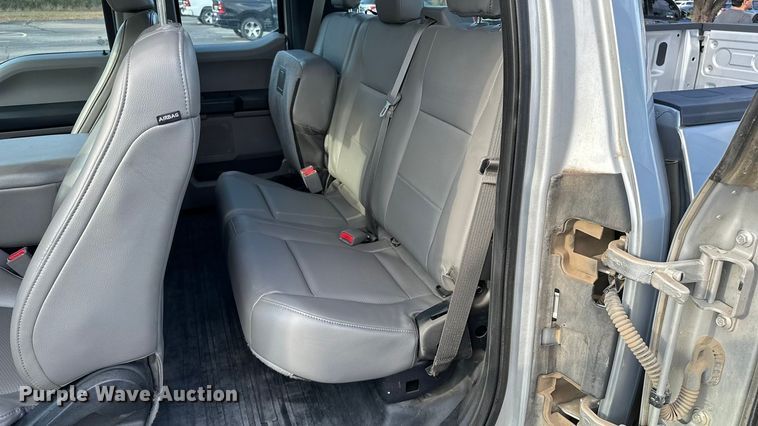 image for item DF8638 2016 Ford F150 SuperCab pickup truck