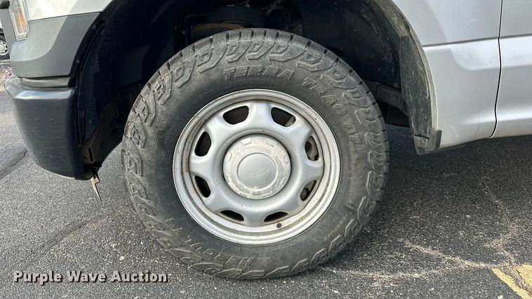 image for item DF8638 2016 Ford F150 SuperCab pickup truck