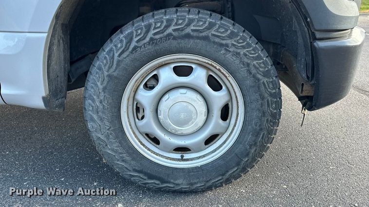 image for item DF8638 2016 Ford F150 SuperCab pickup truck