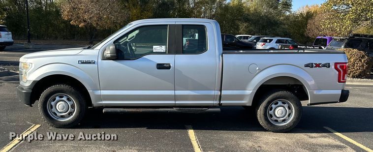 image for item DF8639 2016 Ford F150 SuperCab pickup truck