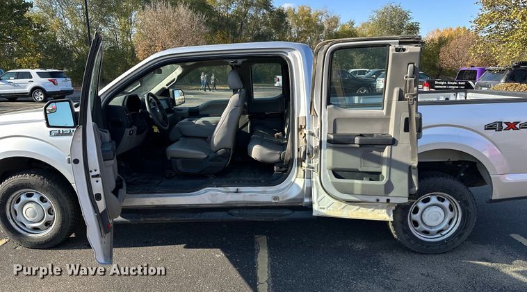 image for item DF8639 2016 Ford F150 SuperCab pickup truck