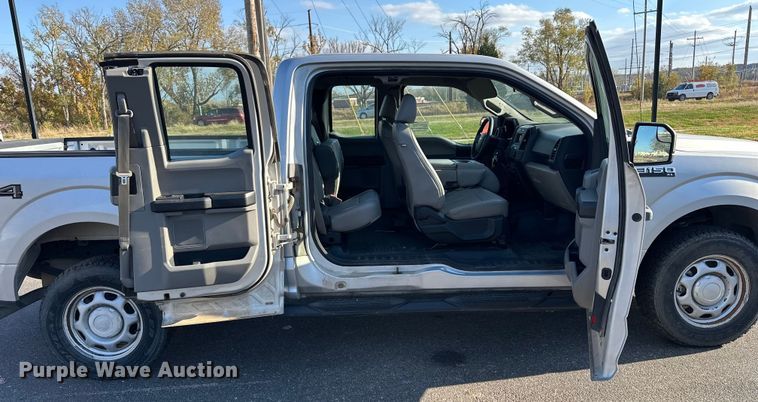 image for item DF8639 2016 Ford F150 SuperCab pickup truck