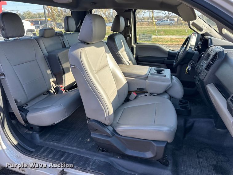 image for item DF8639 2016 Ford F150 SuperCab pickup truck