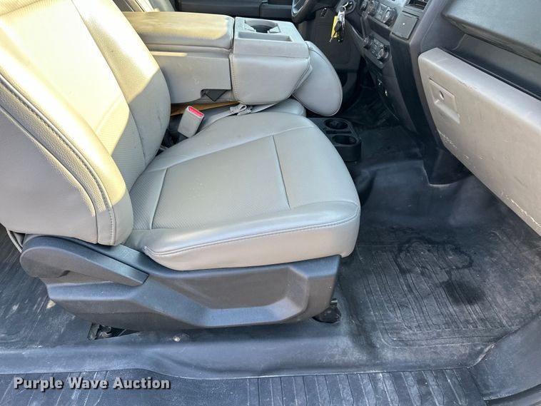 image for item DF8639 2016 Ford F150 SuperCab pickup truck