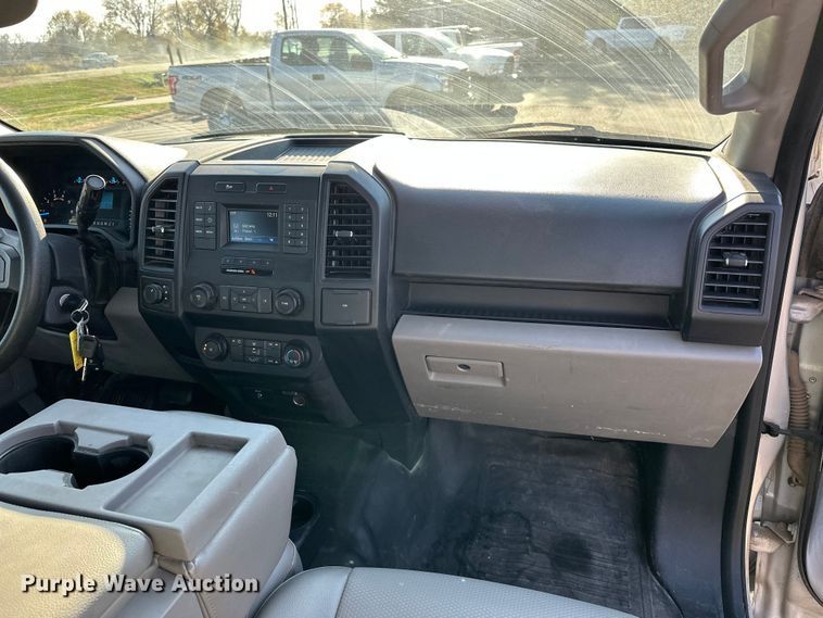 image for item DF8639 2016 Ford F150 SuperCab pickup truck