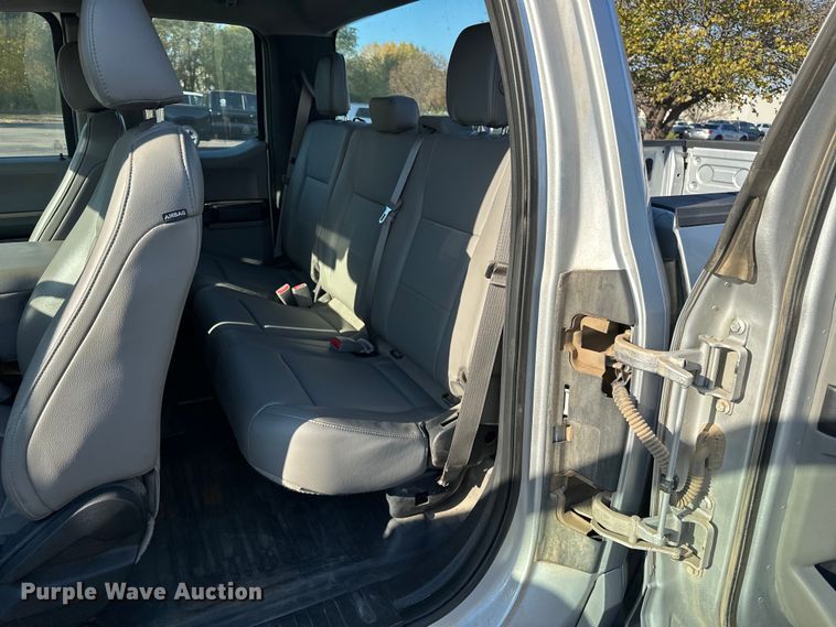 image for item DF8639 2016 Ford F150 SuperCab pickup truck