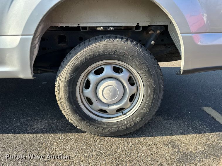 image for item DF8639 2016 Ford F150 SuperCab pickup truck