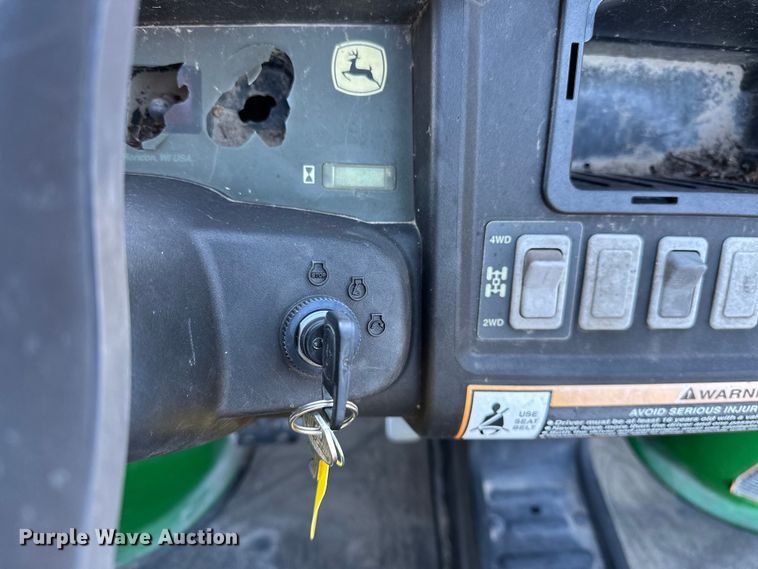 image for item DF8644 2010 John Deere Gator HPX utility vehicle