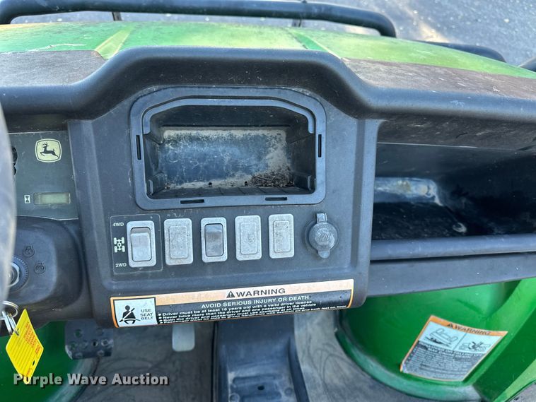 image for item DF8644 2010 John Deere Gator HPX utility vehicle