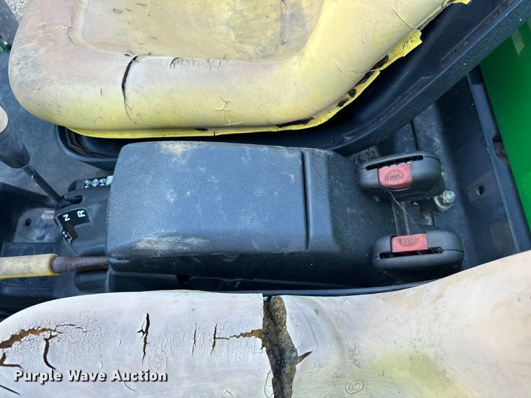 image for item DF8644 2010 John Deere Gator HPX utility vehicle