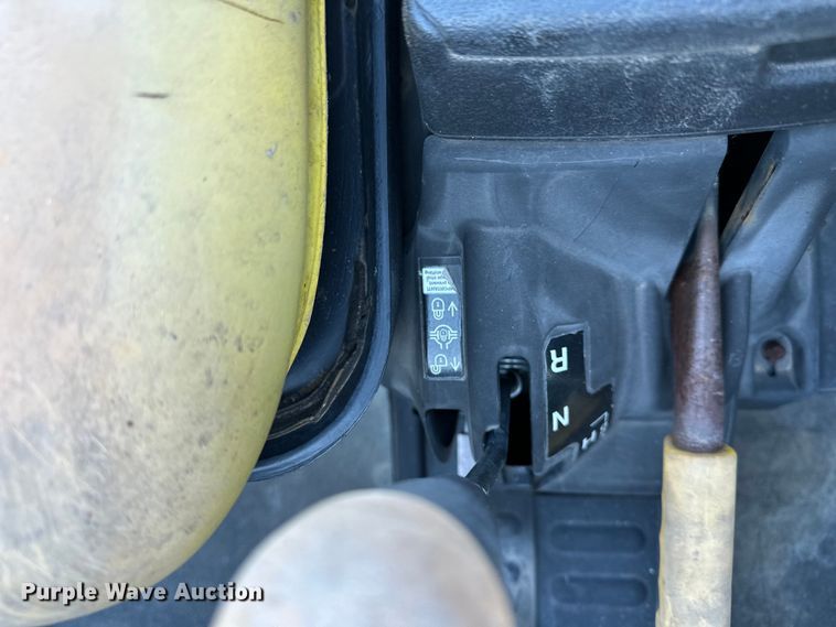 image for item DF8644 2010 John Deere Gator HPX utility vehicle