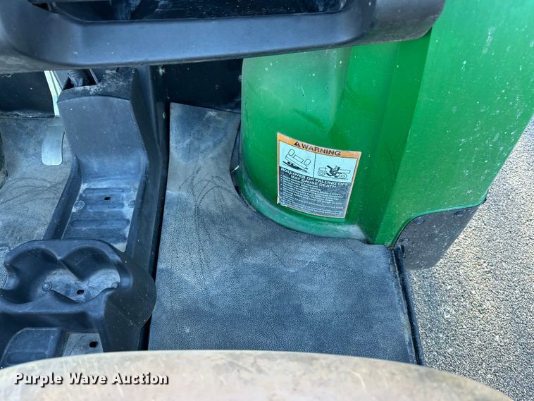 image for item DF8644 2010 John Deere Gator HPX utility vehicle