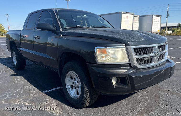 image for item DJ7993 2008 Dodge Dakota Crew Cab pickup truck