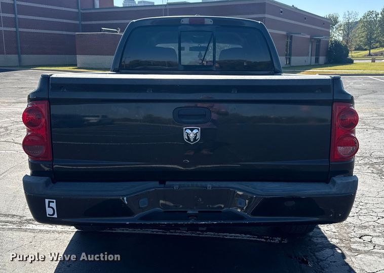 image for item DJ7993 2008 Dodge Dakota Crew Cab pickup truck