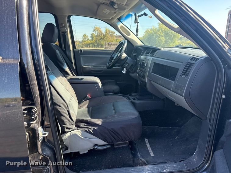 image for item DJ7993 2008 Dodge Dakota Crew Cab pickup truck