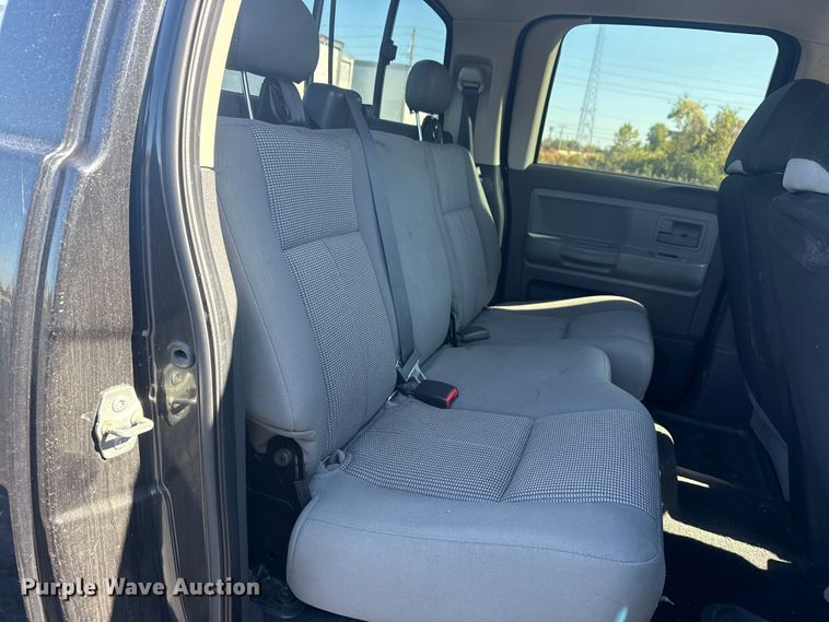 image for item DJ7993 2008 Dodge Dakota Crew Cab pickup truck