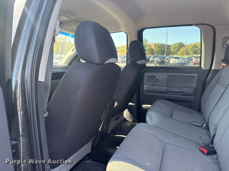 image for item DJ7993 2008 Dodge Dakota Crew Cab pickup truck