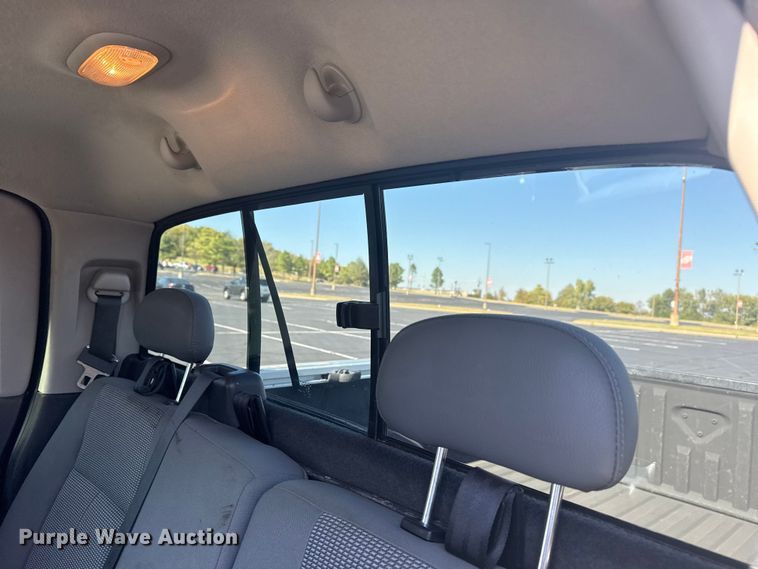 image for item DJ7993 2008 Dodge Dakota Crew Cab pickup truck