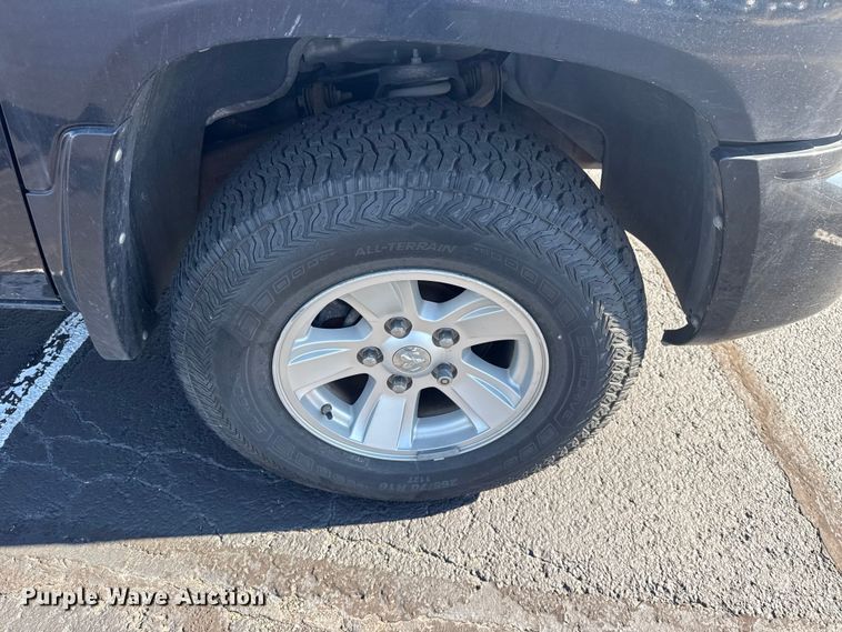 image for item DJ7993 2008 Dodge Dakota Crew Cab pickup truck