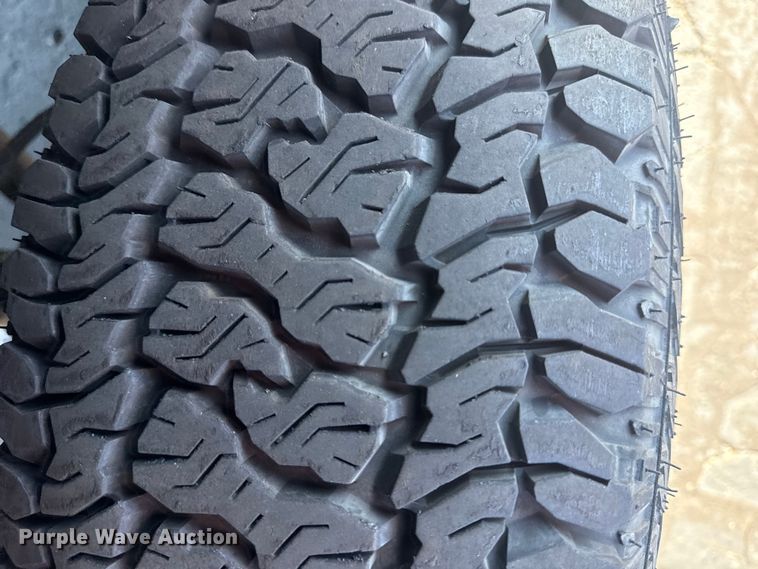 image for item DJ7993 2008 Dodge Dakota Crew Cab pickup truck