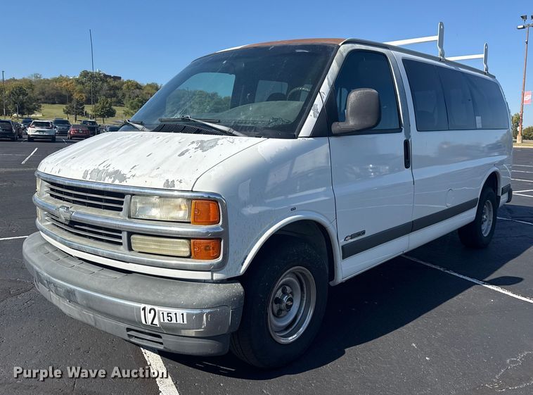 image for item DJ7994 2002 Chevrolet Express van