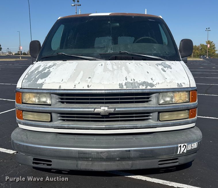 image for item DJ7994 2002 Chevrolet Express van