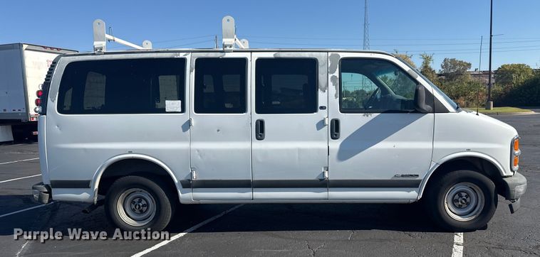 image for item DJ7994 2002 Chevrolet Express van