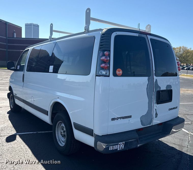 image for item DJ7994 2002 Chevrolet Express van