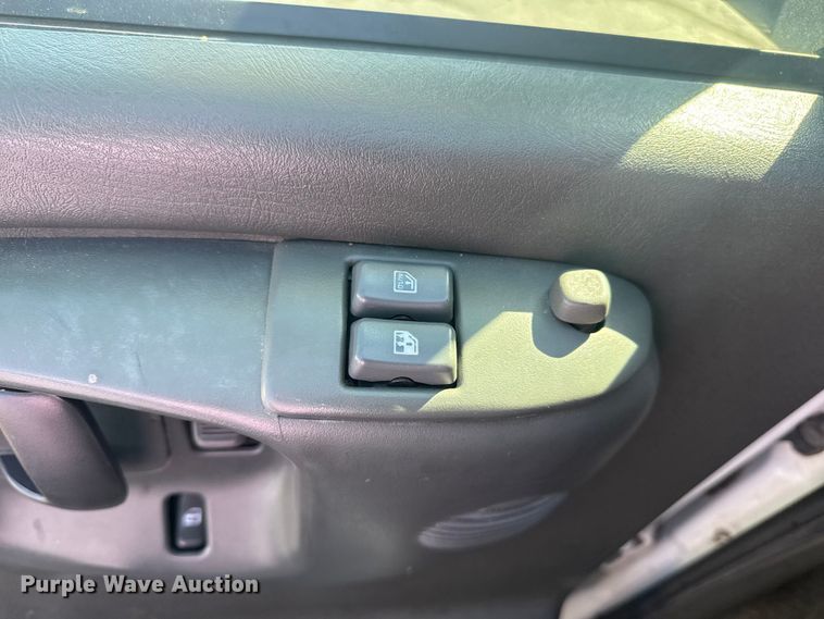 image for item DJ7994 2002 Chevrolet Express van