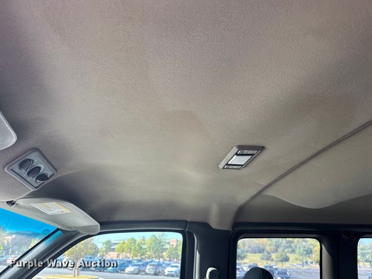 image for item DJ7994 2002 Chevrolet Express van