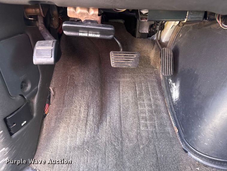 image for item DJ7994 2002 Chevrolet Express van