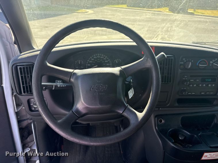 image for item DJ7994 2002 Chevrolet Express van