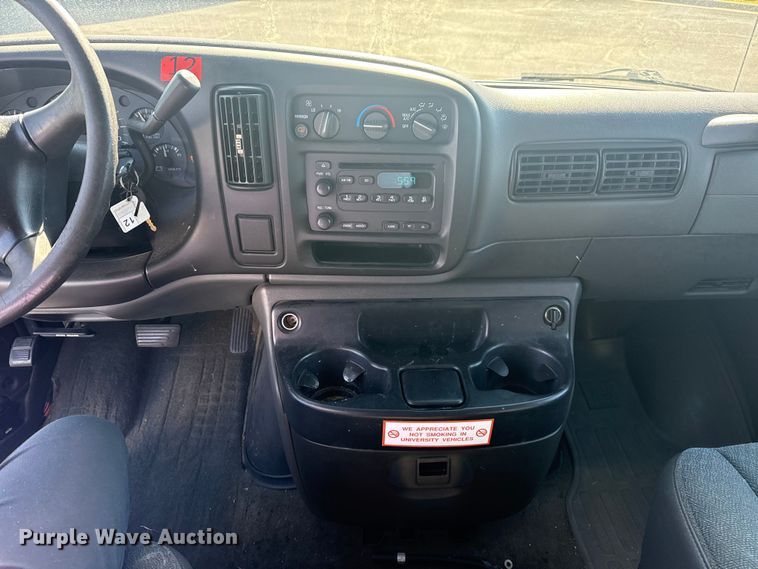 image for item DJ7994 2002 Chevrolet Express van