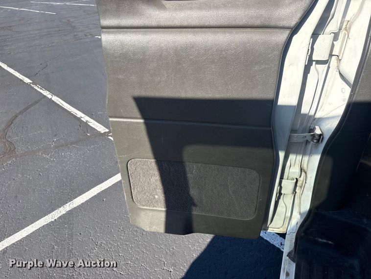 image for item DJ7994 2002 Chevrolet Express van