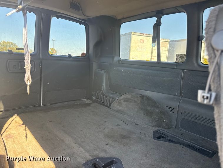 image for item DJ7994 2002 Chevrolet Express van