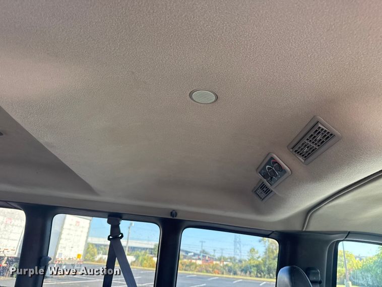 image for item DJ7994 2002 Chevrolet Express van