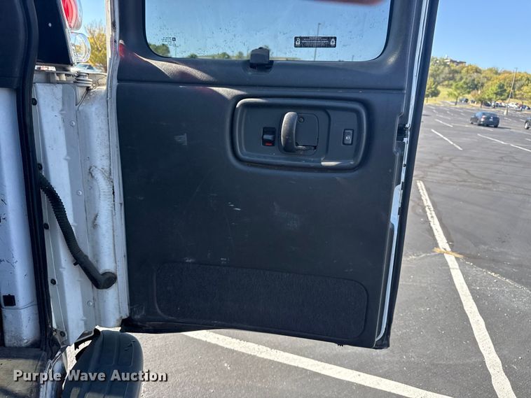 image for item DJ7994 2002 Chevrolet Express van