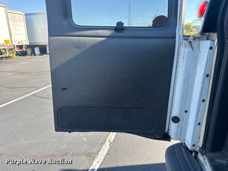 image for item DJ7994 2002 Chevrolet Express van