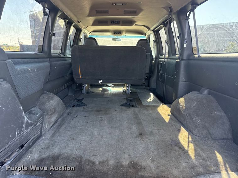 image for item DJ7994 2002 Chevrolet Express van