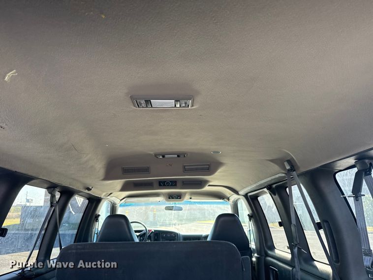 image for item DJ7994 2002 Chevrolet Express van