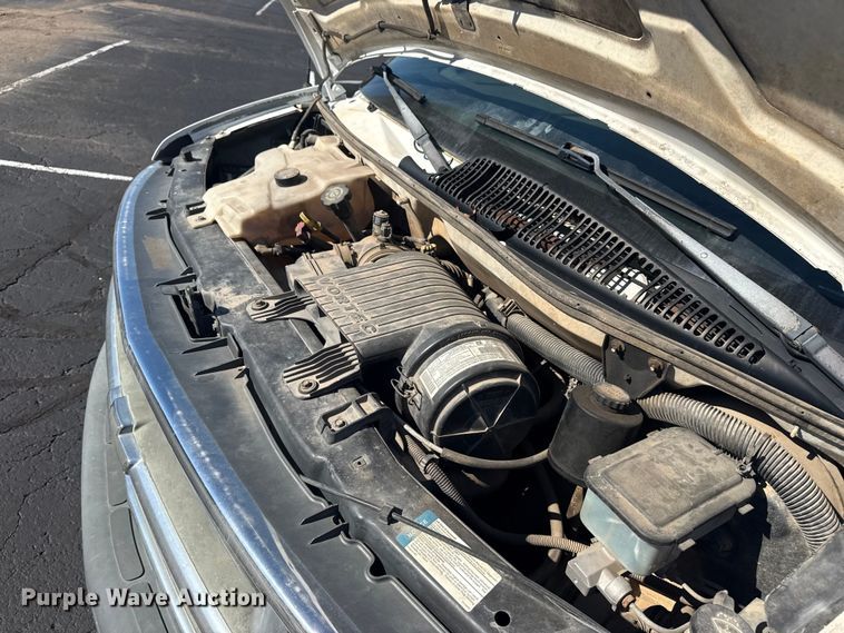 image for item DJ7994 2002 Chevrolet Express van